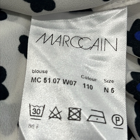 Marc Cain Button up Shirt Front Bow Floral White Black Blue size 5 - Picture 13 of 16